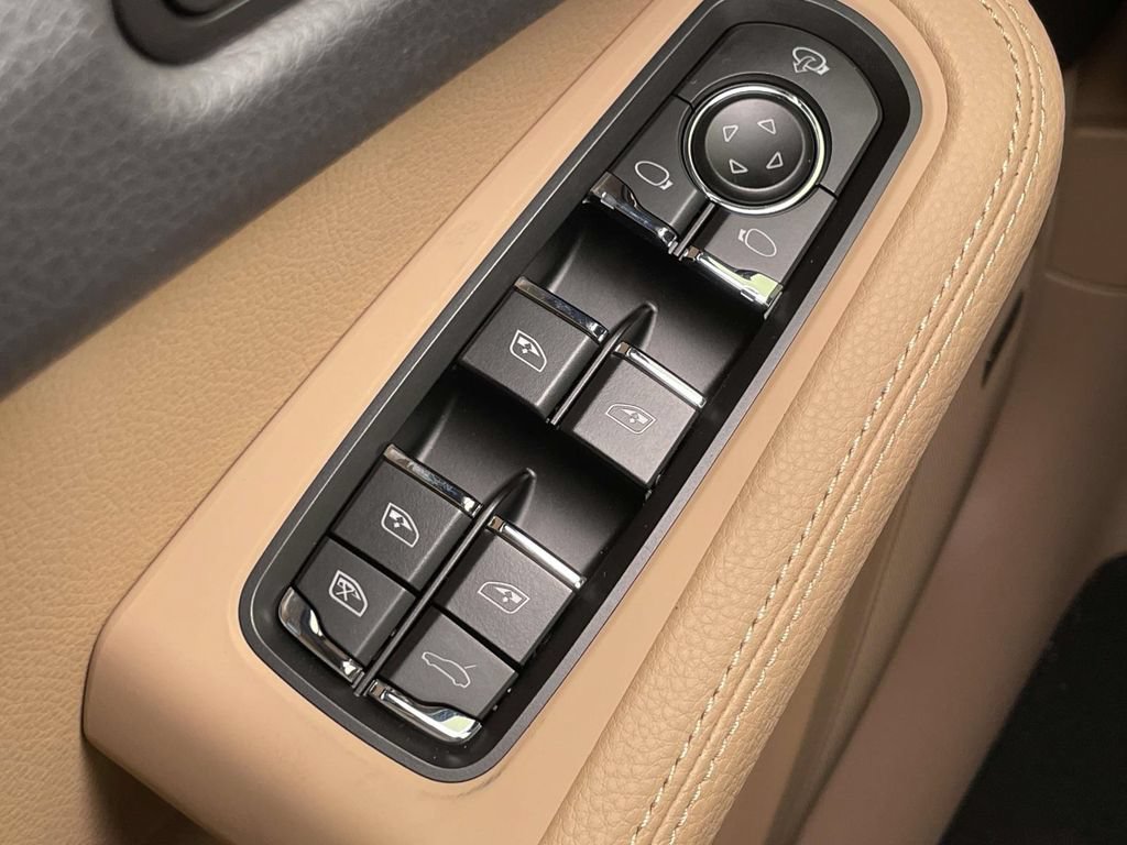 New 2026 Porsche Macan AWD/4WD image 39