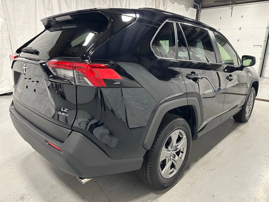 Used 2025 Toyota RAV4 LE image 7