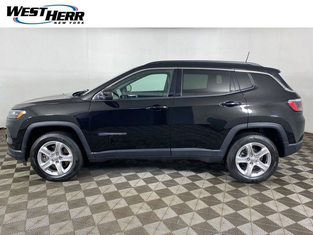 Used 2023 Jeep Compass Latitude w/ Convenience Group AWD/4WD image 24