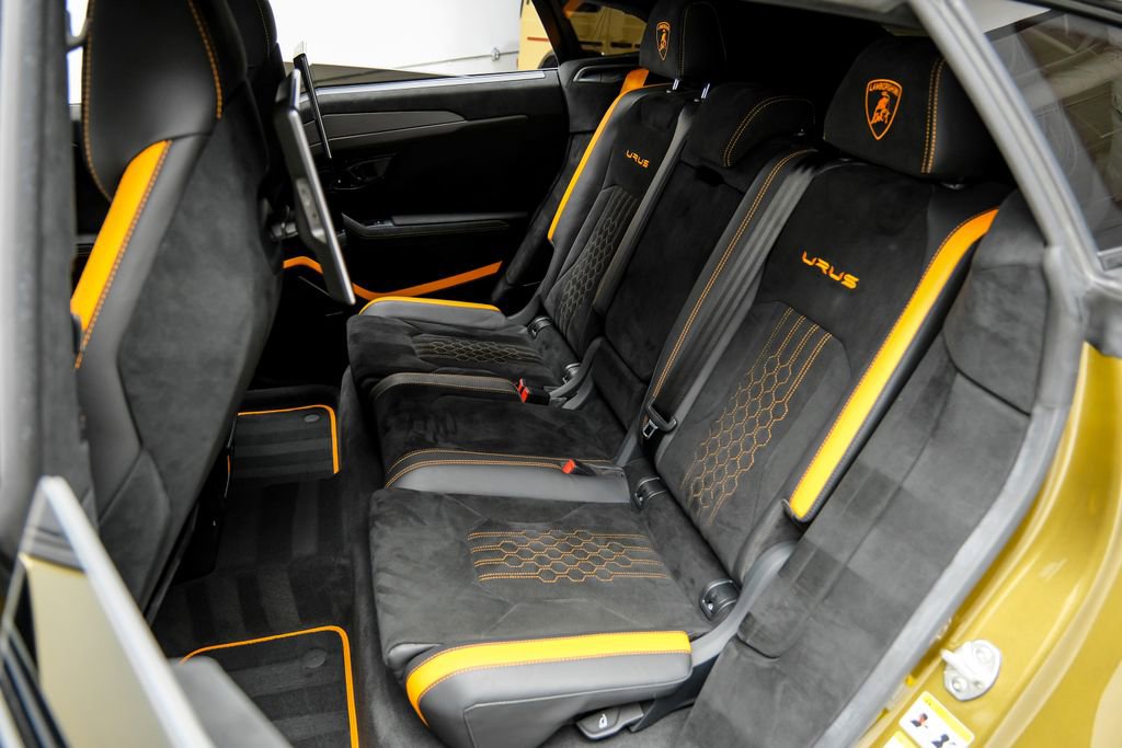 Used 2023 Lamborghini Urus Performante AWD/4WD image 48