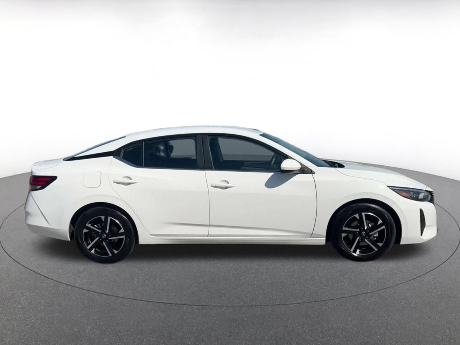 Used 2025 Nissan Sentra SV FWD image 16