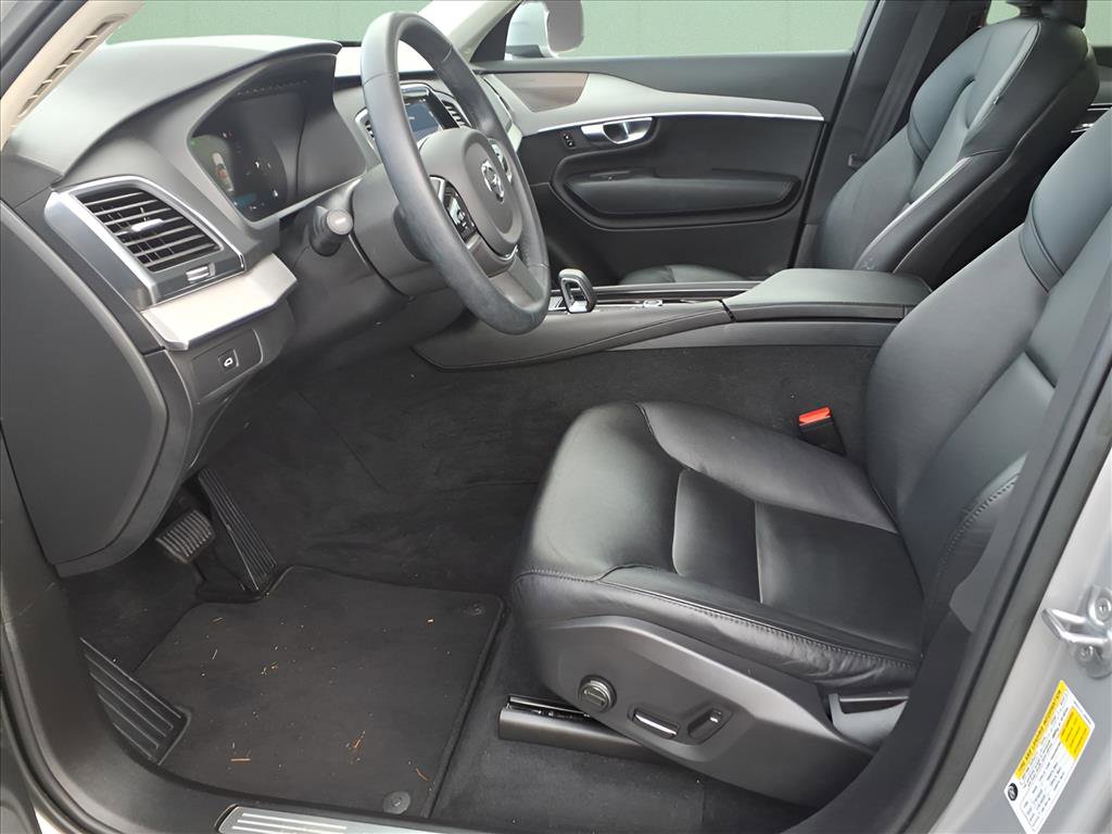 Used 2023 Volvo XC90 B5 Core image 12