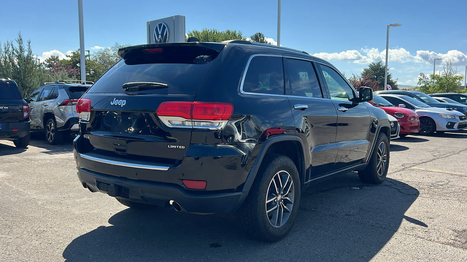 Used 2017 Jeep Grand Cherokee Limited w/ Luxury Group II AWD/4WD image 5
