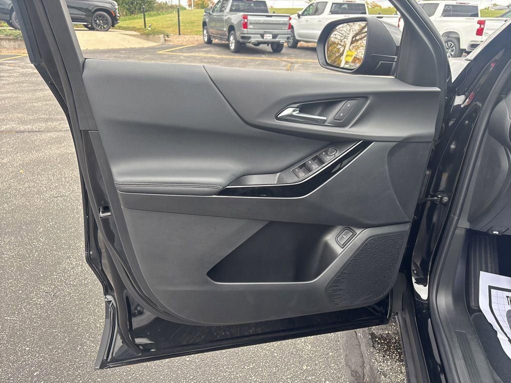 New 2026 Chevrolet Equinox LT w/ Convenience Package II image 7