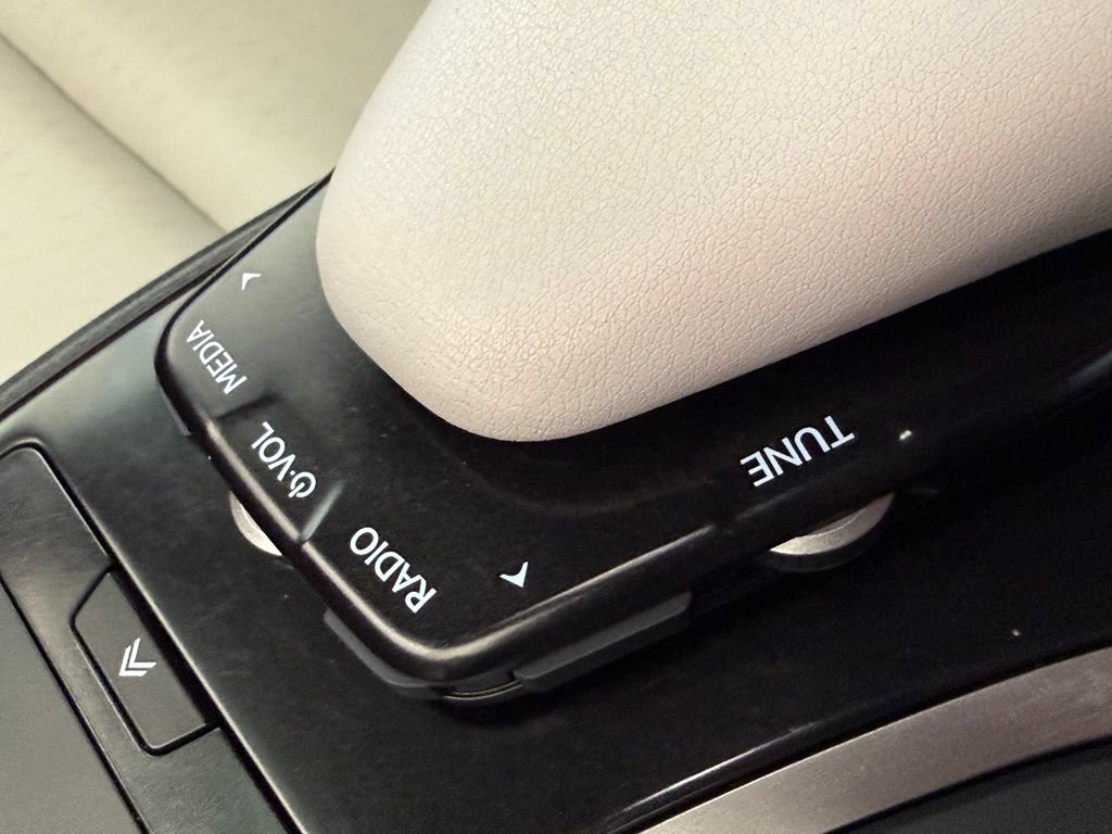 Used 2021 Lexus UX 250h w/ Accessory Package (Z1) AWD/4WD image 22