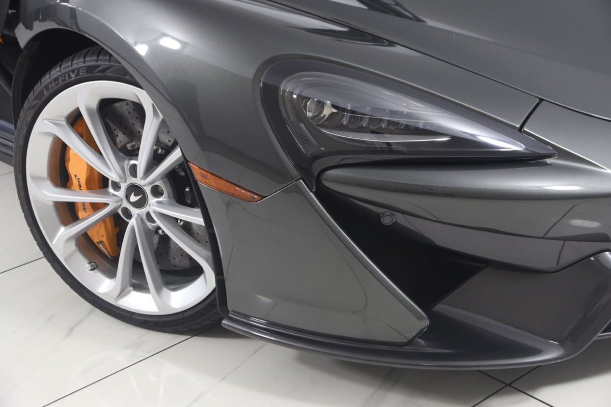Used 2020 McLaren 570S Coupe RWD image 22