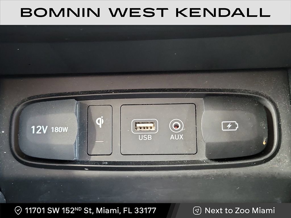 Used 2020 Hyundai Santa Fe Limited w/ Cargo Package image 22