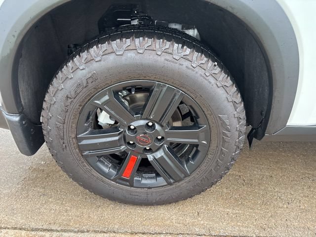 Used 2025 Nissan Rogue SV AWD/4WD image 15