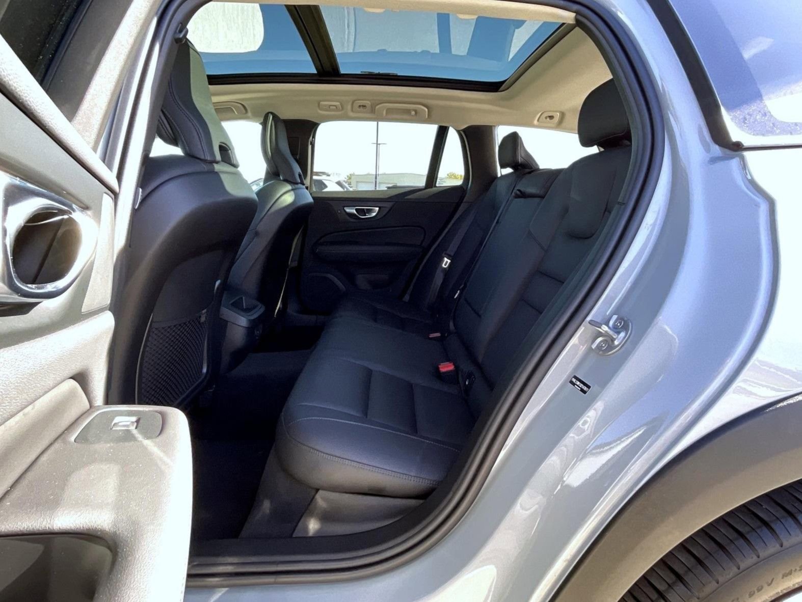 Used 2025 Volvo V60 B5 Cross Country Plus AWD/4WD image 20