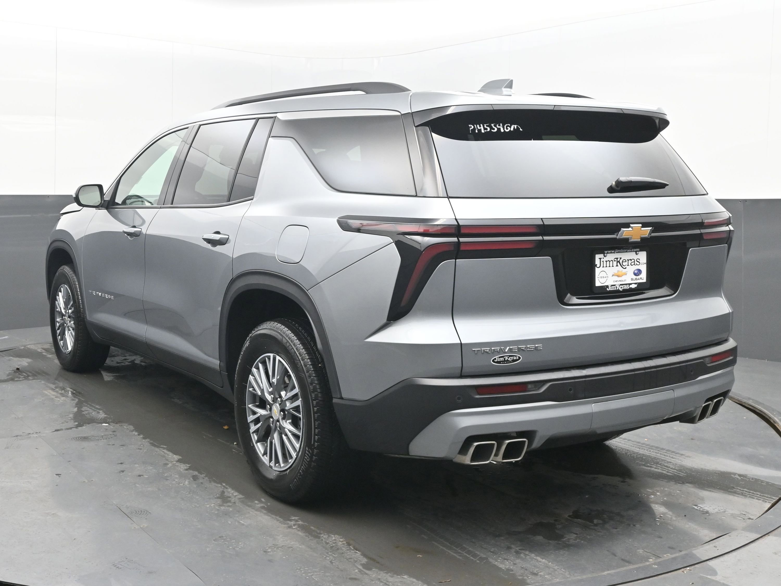 Used 2025 Chevrolet Traverse LT image 8