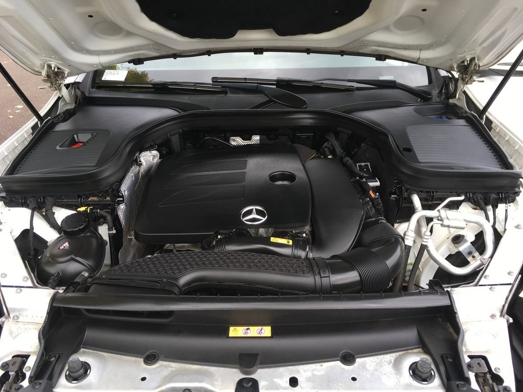 Used 2021 Mercedes-Benz GLC 300 4MATIC image 12