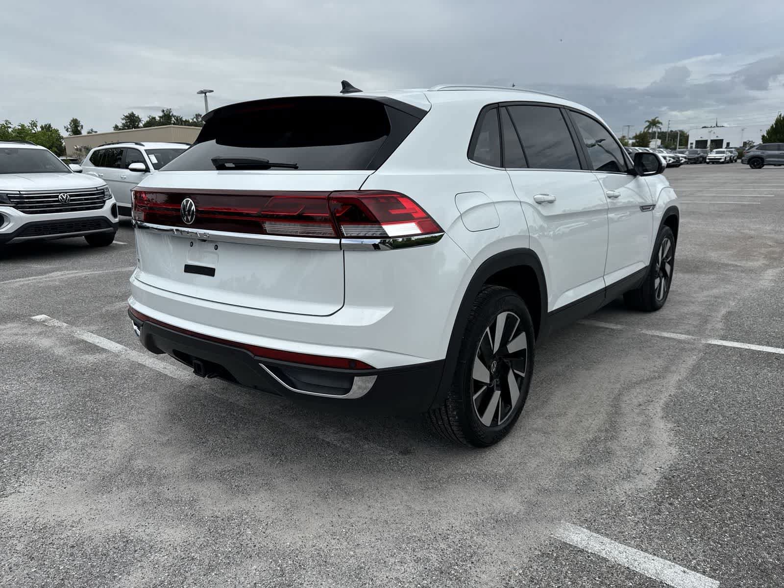 Certified 2024 Volkswagen Atlas Cross Sport SE FWD image 14