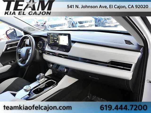 Used 2025 Mitsubishi Outlander SE AWD/4WD image 10