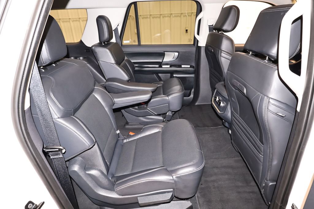 Certified 2025 Ford Expedition Max Platinum image 21