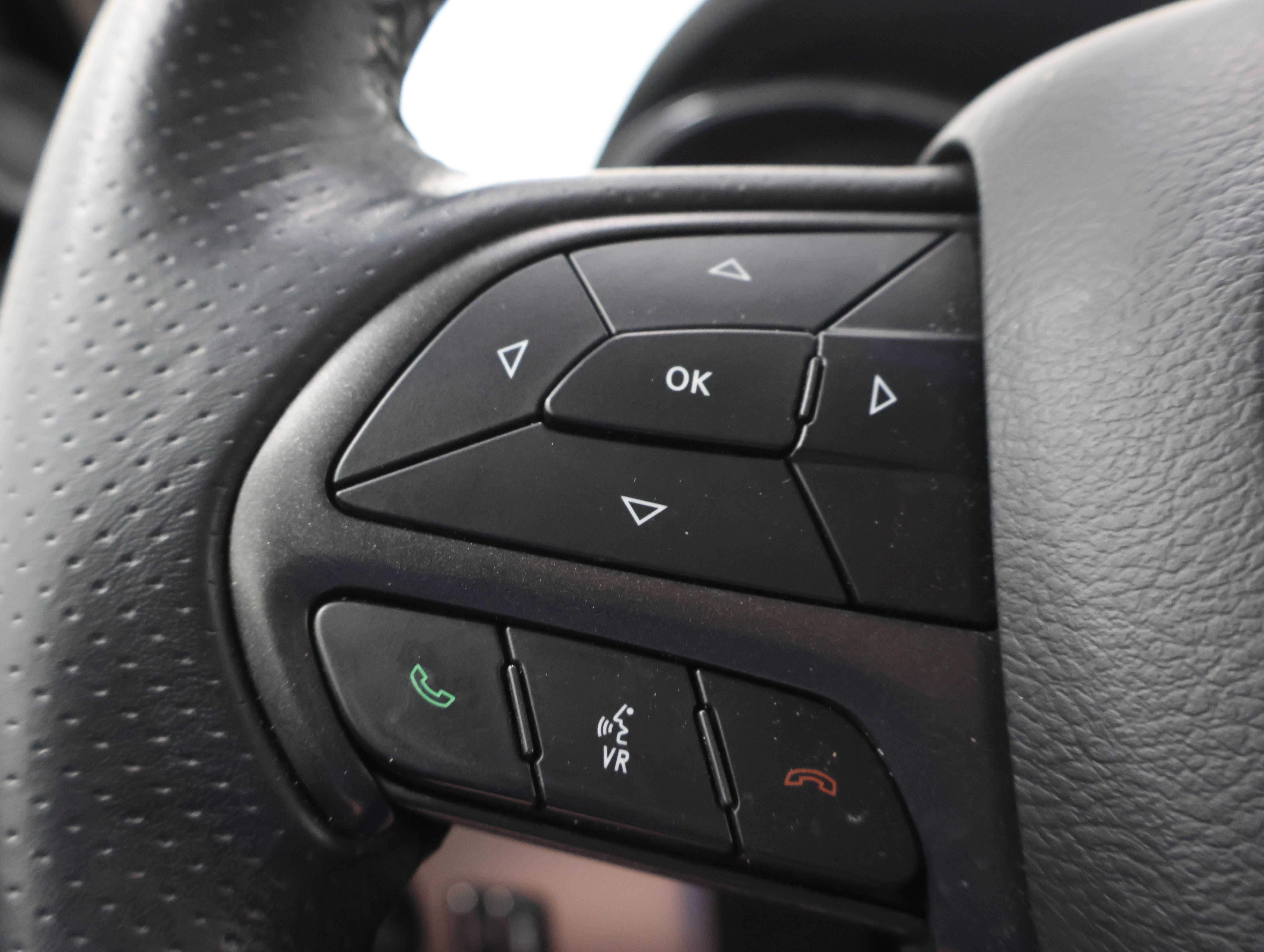 Used 2018 Dodge Durango SXT w/ Quick Order Package 2BB AWD/4WD image 15