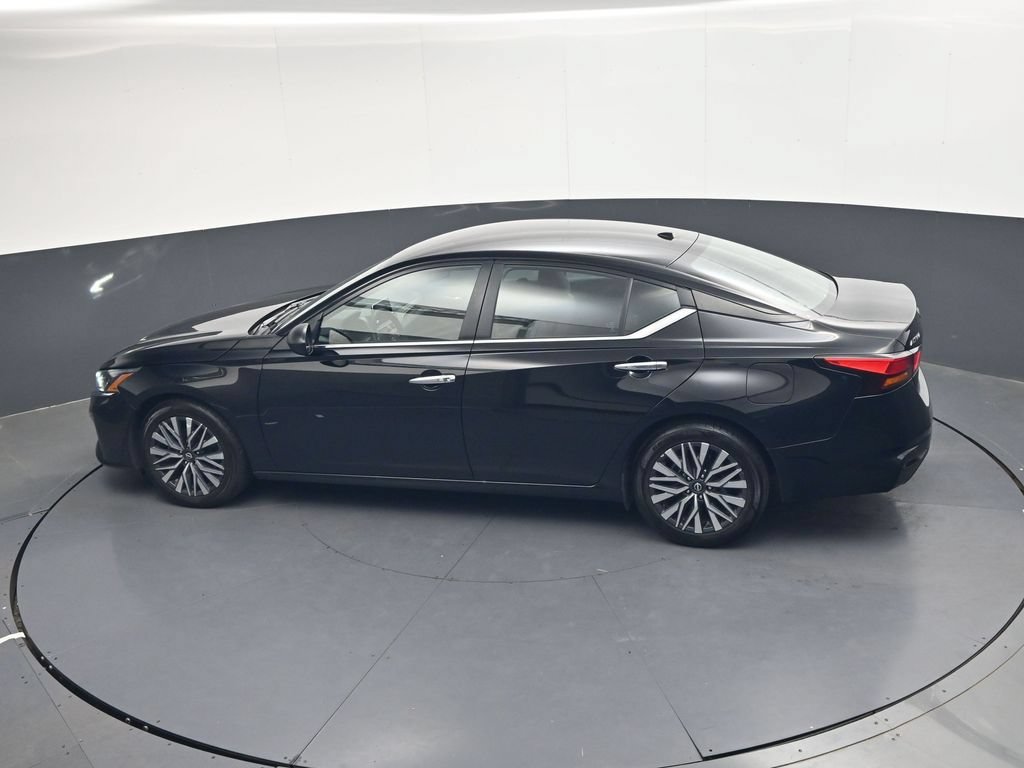 Used 2024 Nissan Altima 2.5 SV FWD image 25