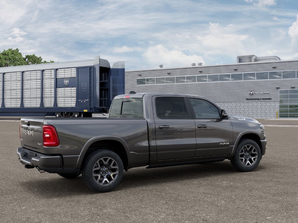 New 2026 RAM 1500 Laramie AWD/4WD image 4
