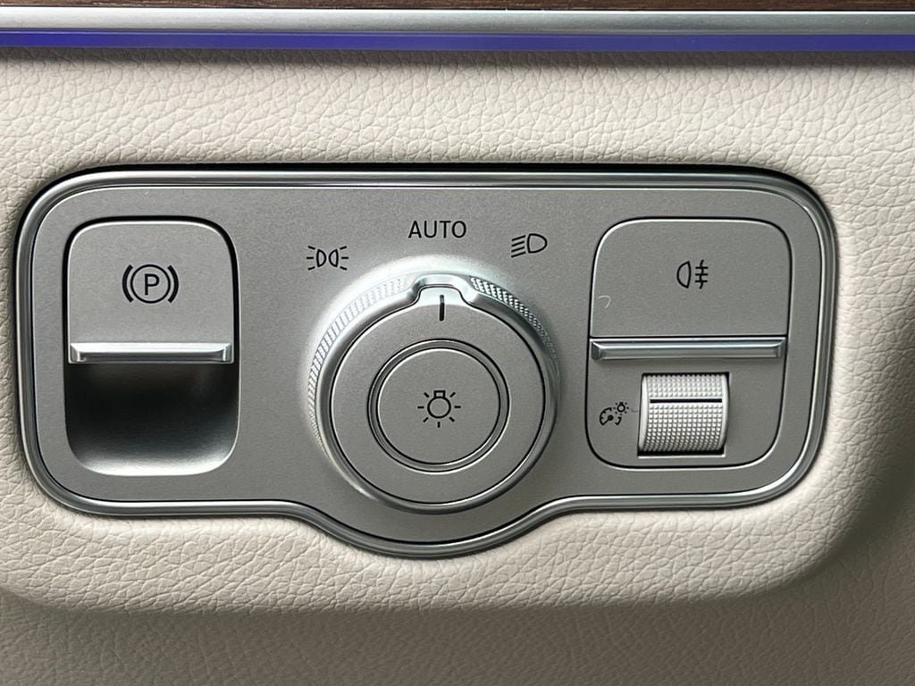 New 2026 Mercedes-Benz GLS 450 4MATIC image 21