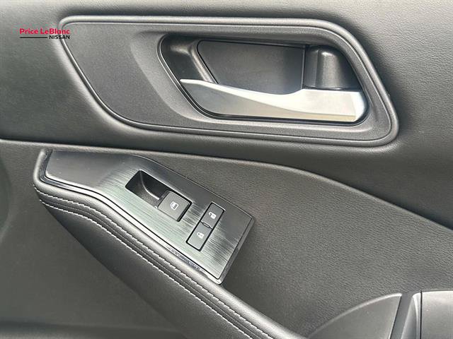 Certified 2025 Nissan Rogue SV FWD image 13