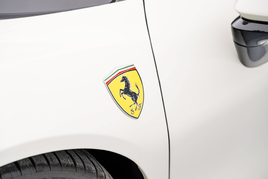 Used 2021 Ferrari SF90 Stradale AWD/4WD image 8