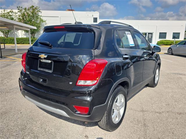 Used 2019 Chevrolet Trax LT w/ LT Convenience Package FWD image 4