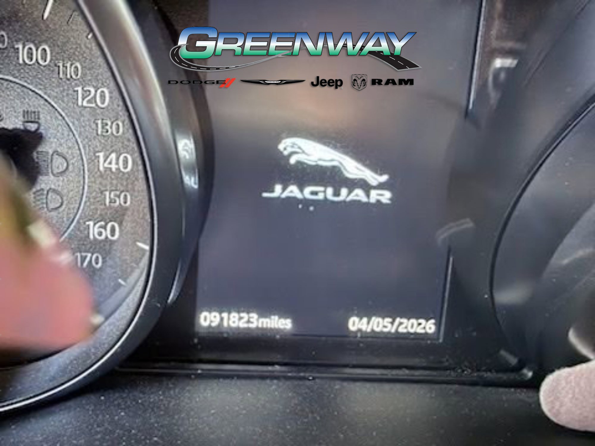 Used 2020 Jaguar F-PACE R-Sport image 11