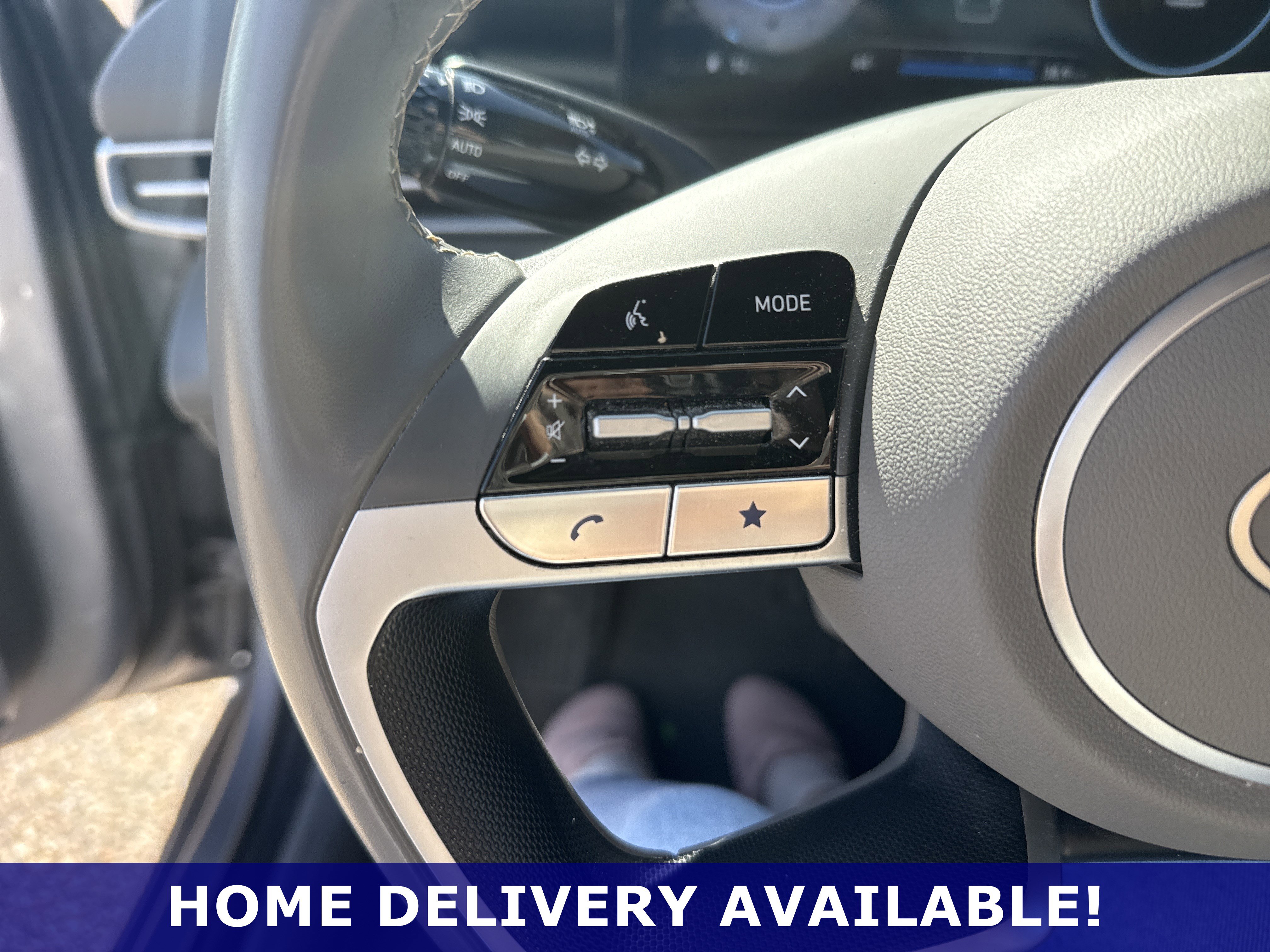 Used 2025 Hyundai Elantra SEL image 21