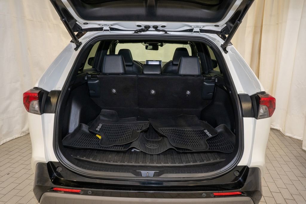 Used 2019 Toyota RAV4 XSE w/ XSE Weather Package image 5