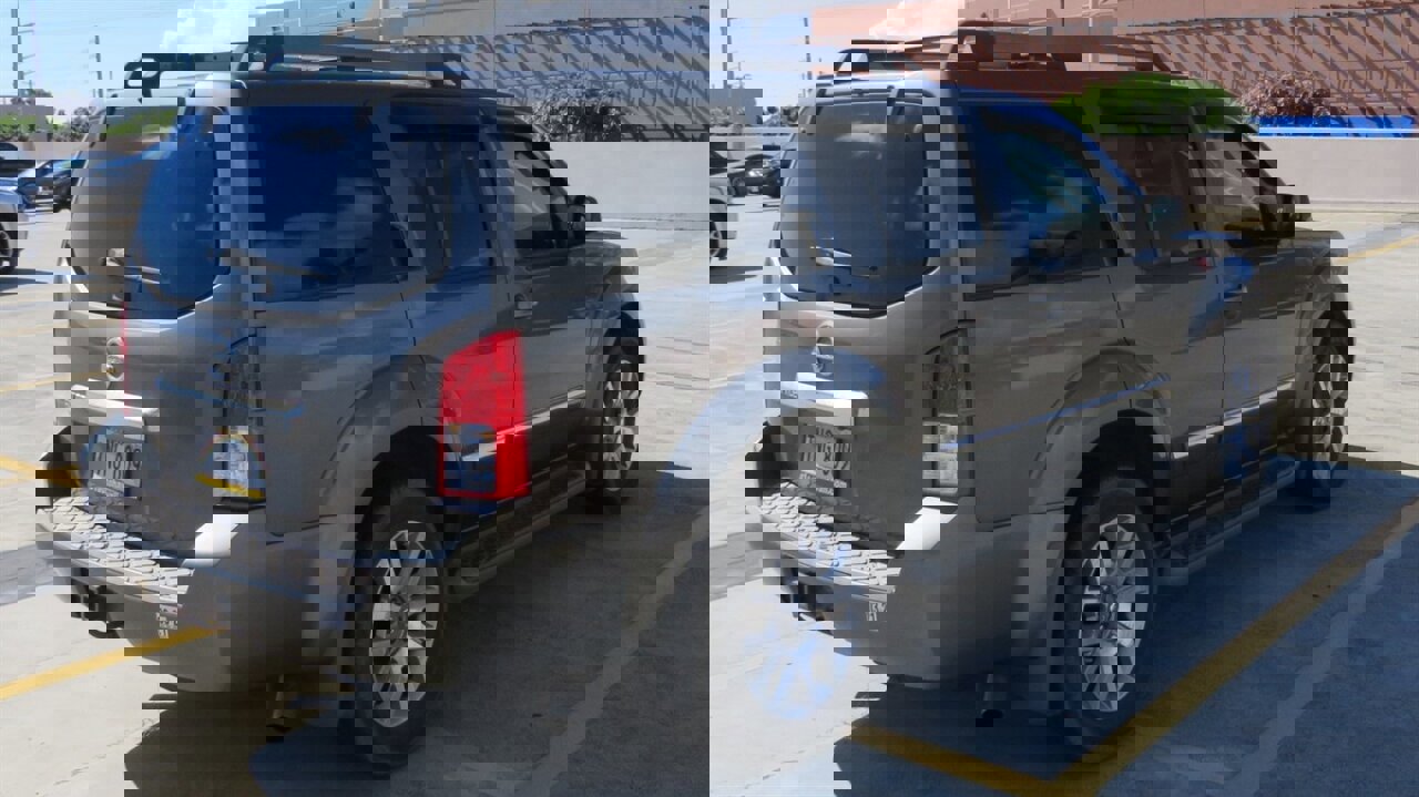 Used 2008 Nissan Pathfinder LE image 6