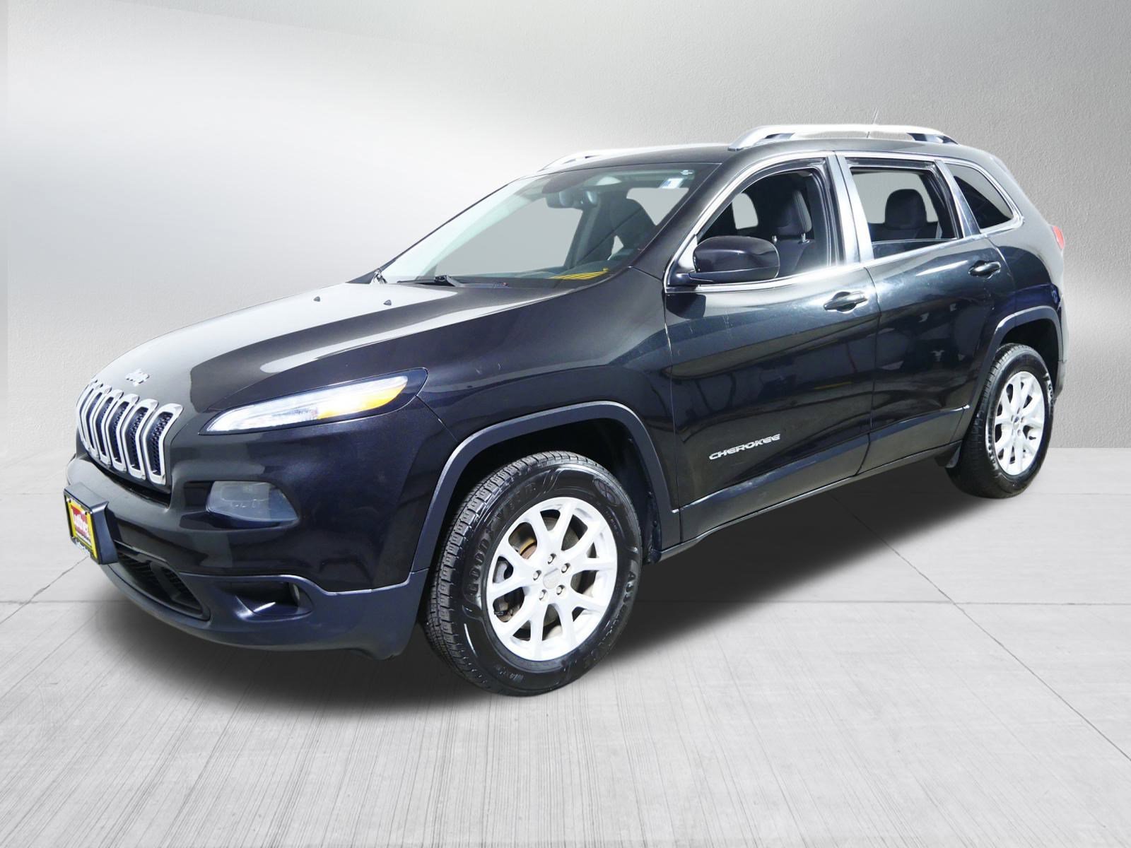 Used 2015 Jeep Cherokee Latitude w/ Comfort/Convenience Group image 3