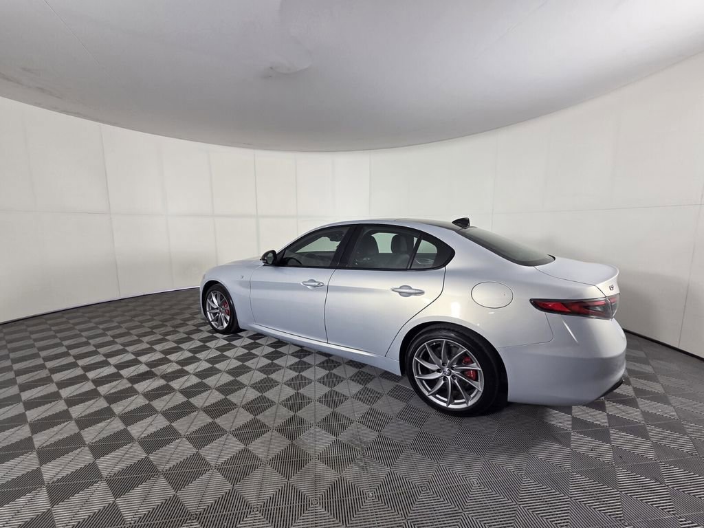Used 2024 Alfa Romeo Giulia Ti image 30