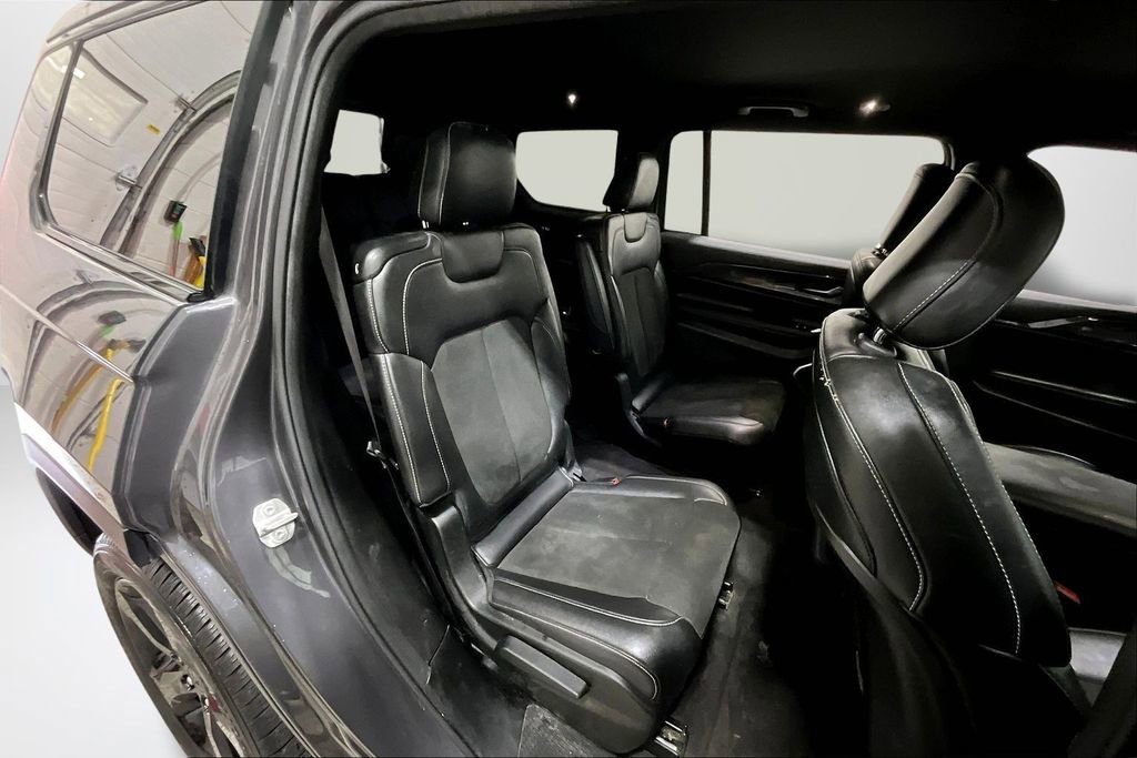 Used 2022 Jeep Grand Cherokee L Laredo image 24