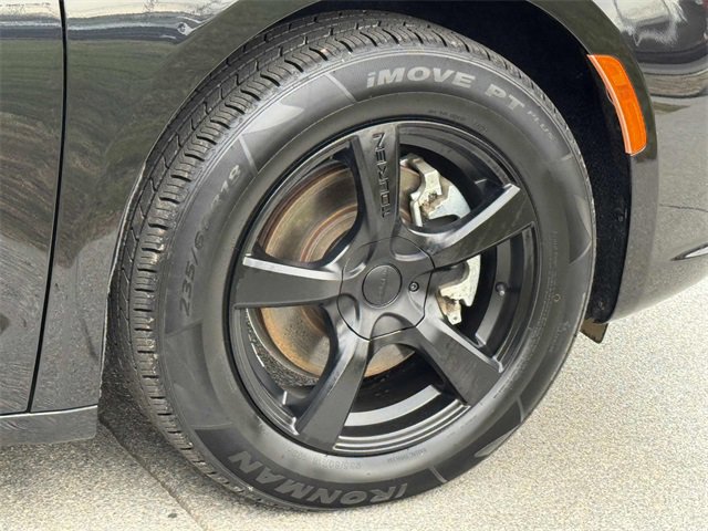 Used 2021 Chrysler Pacifica Touring w/ Uconnect Theater Family Group image 21