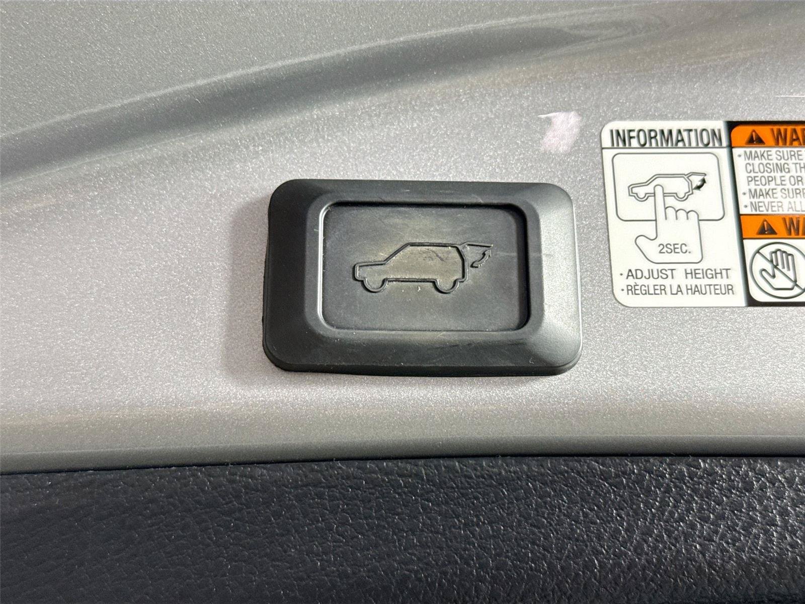 Used 2017 Toyota RAV4 XLE FWD image 37