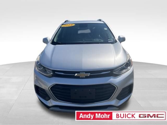 Used 2018 Chevrolet Trax LT w/ LT Convenience Package FWD image 3