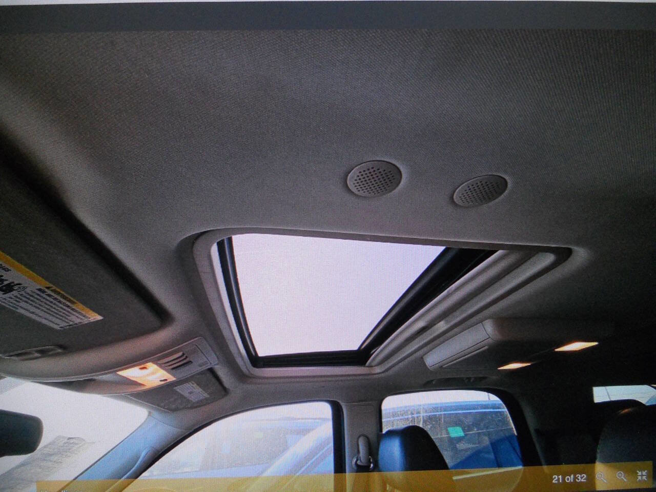 Used 2011 Cadillac Escalade Luxury image 20