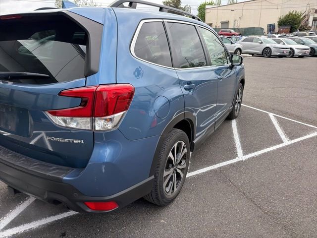 Used 2023 Subaru Forester Limited AWD/4WD image 8