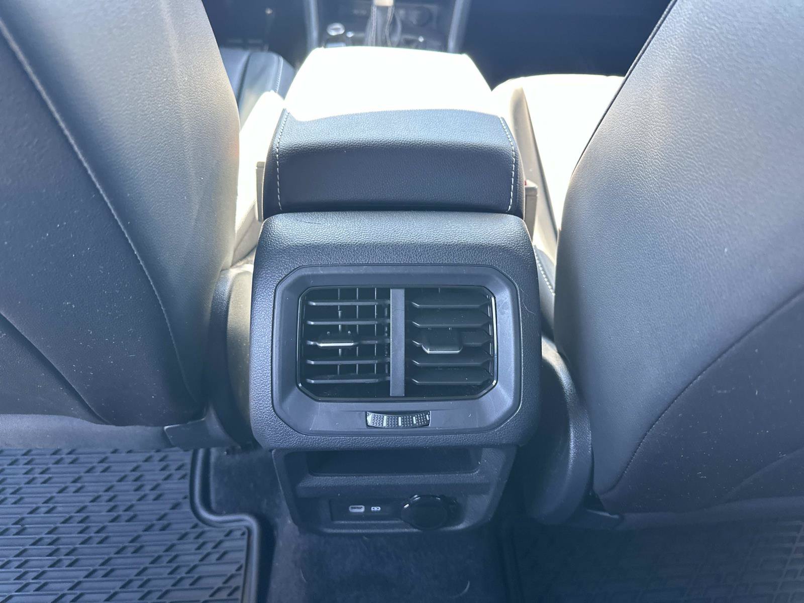 Used 2023 Volkswagen Tiguan SE R-Line FWD image 13