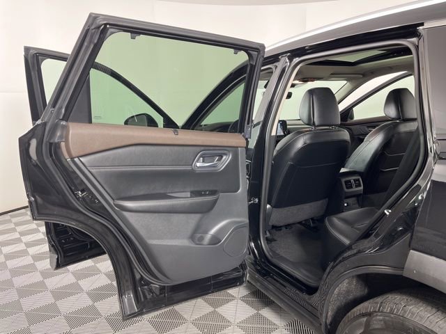 Used 2023 Nissan Rogue SL w/ SL Premium Package image 39