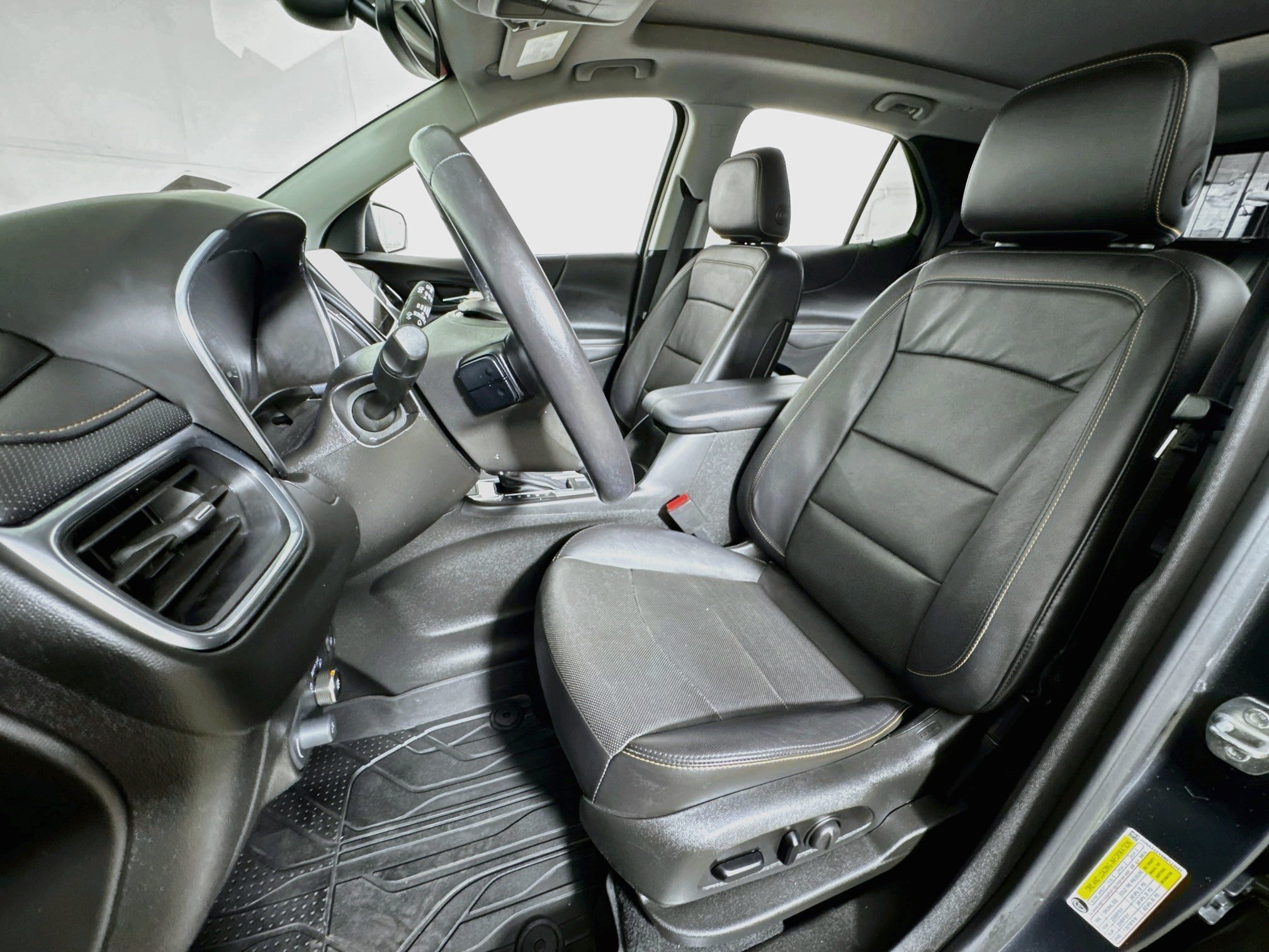 Used 2021 Chevrolet Equinox Premier AWD/4WD image 16