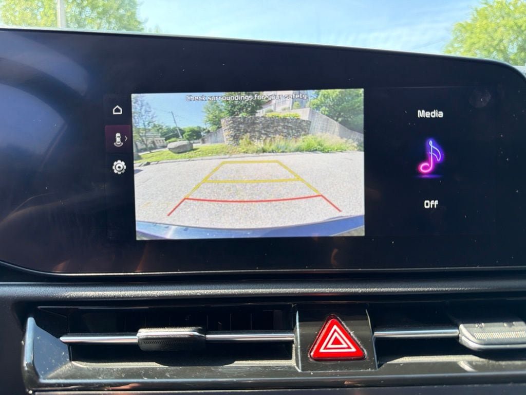 Certified 2023 Kia Niro Wind w/ Wind Preserve Package FWD image 21