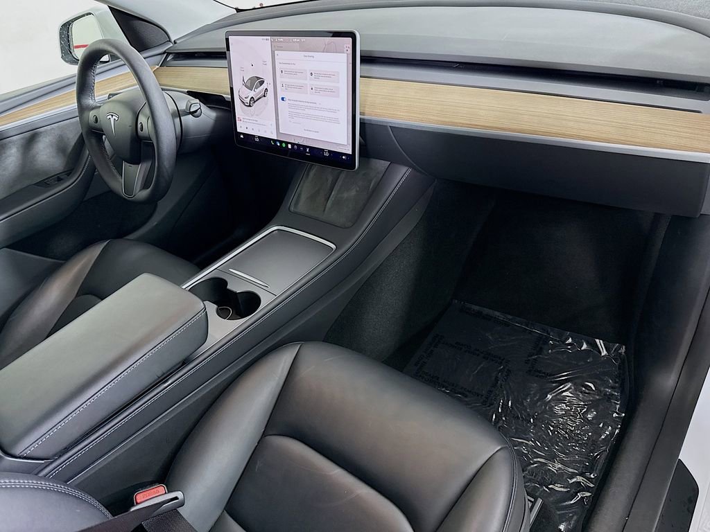 Used 2024 Tesla Model Y Long Range image 31