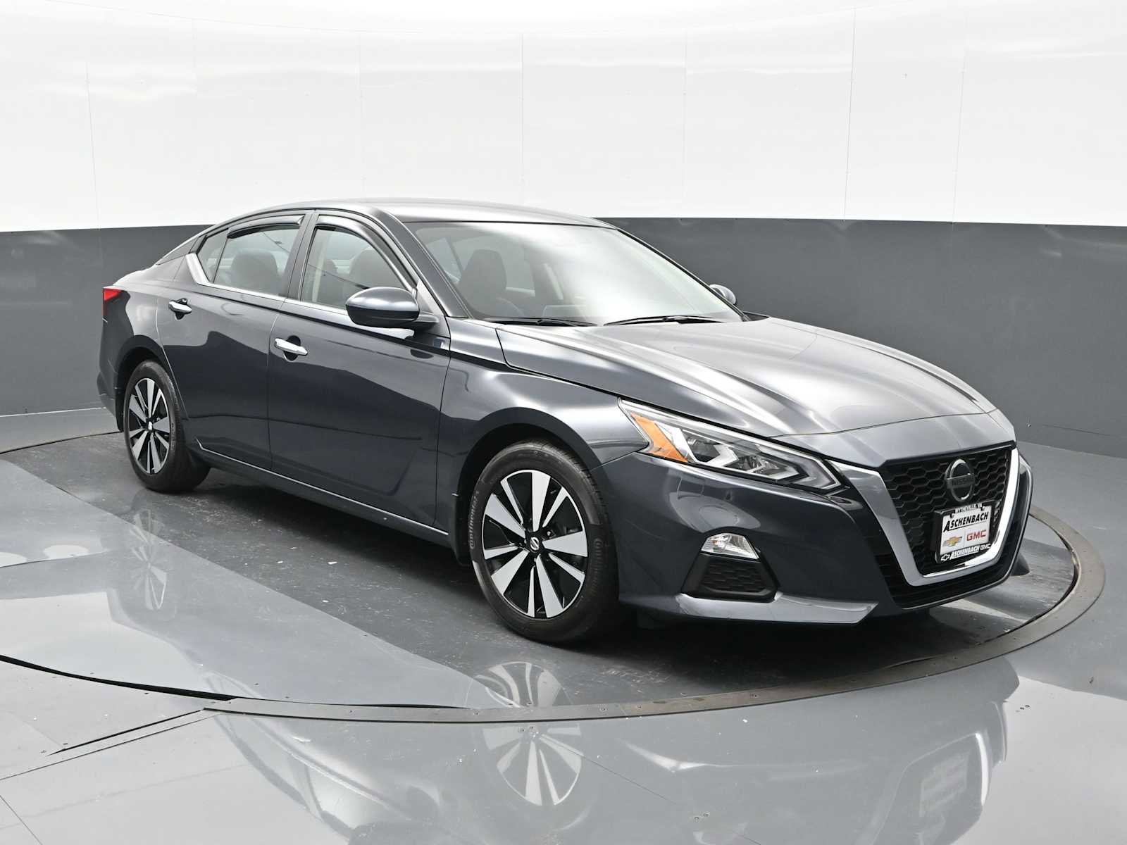 Used 2022 Nissan Altima 2.5 SV image 2
