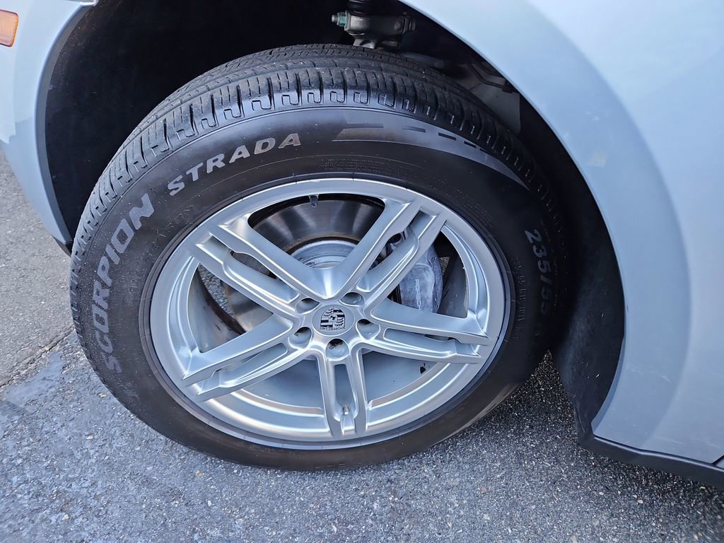 Used 2017 Porsche Macan Base image 34