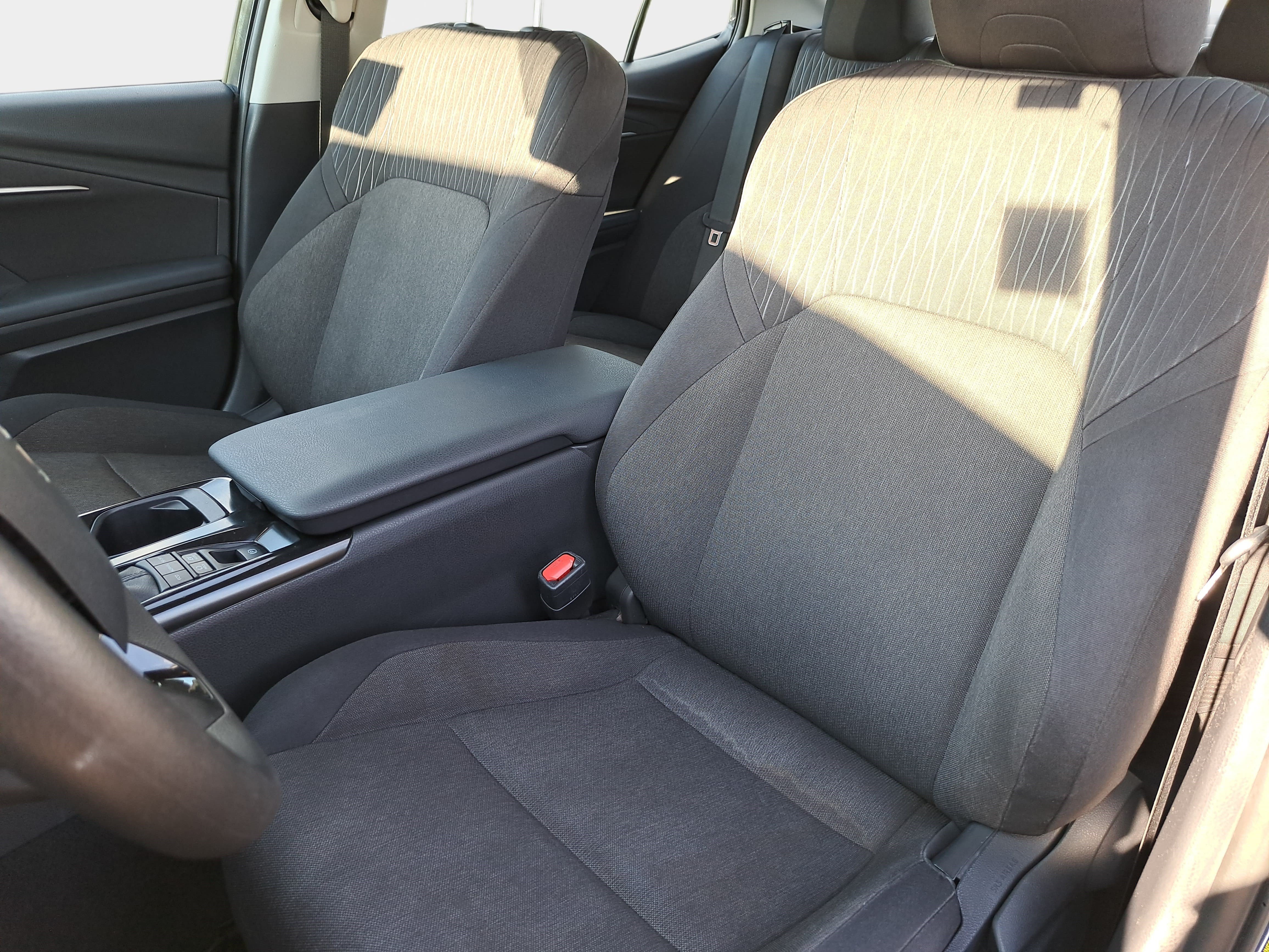 Used 2025 Toyota Camry LE FWD image 14
