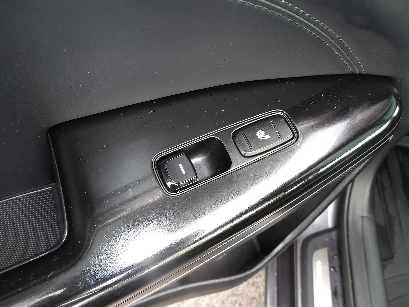 Used 2018 Kia Cadenza Limited w/ Paint Protection Package image 15