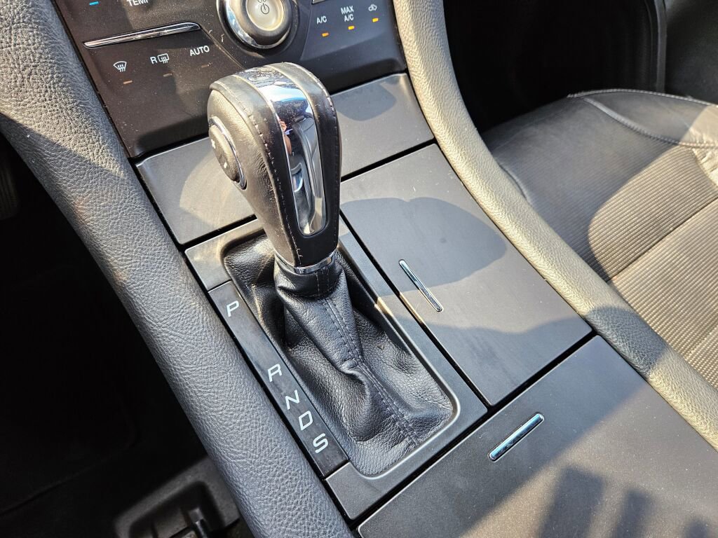 Used 2016 Ford Taurus Limited image 22