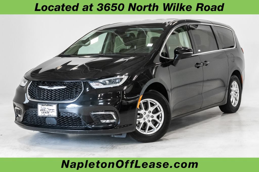 Used 2023 Chrysler Pacifica Touring-L