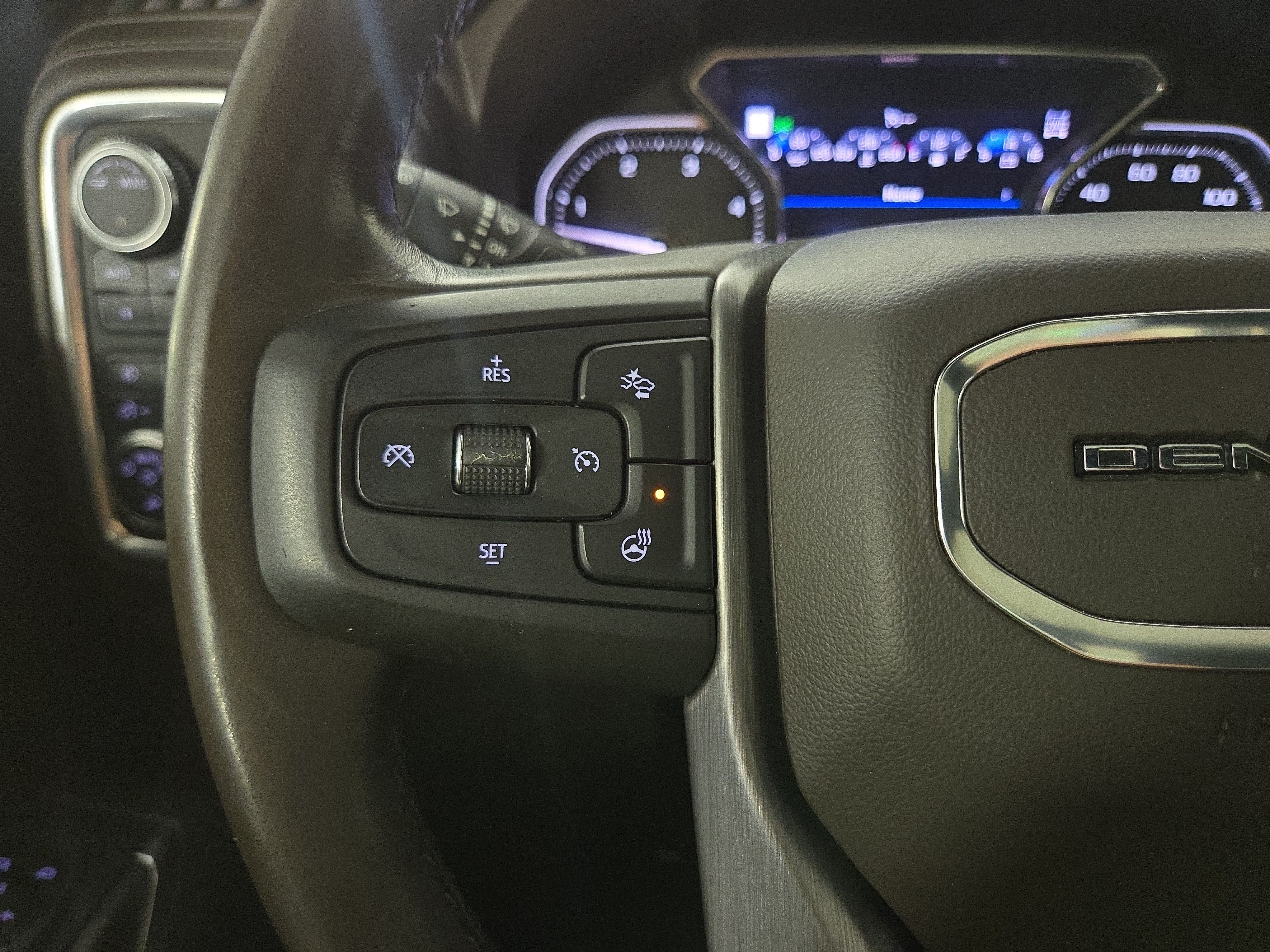 Certified 2020 GMC Sierra 3500 Denali w/ Denali Ultimate Package AWD/4WD image 15