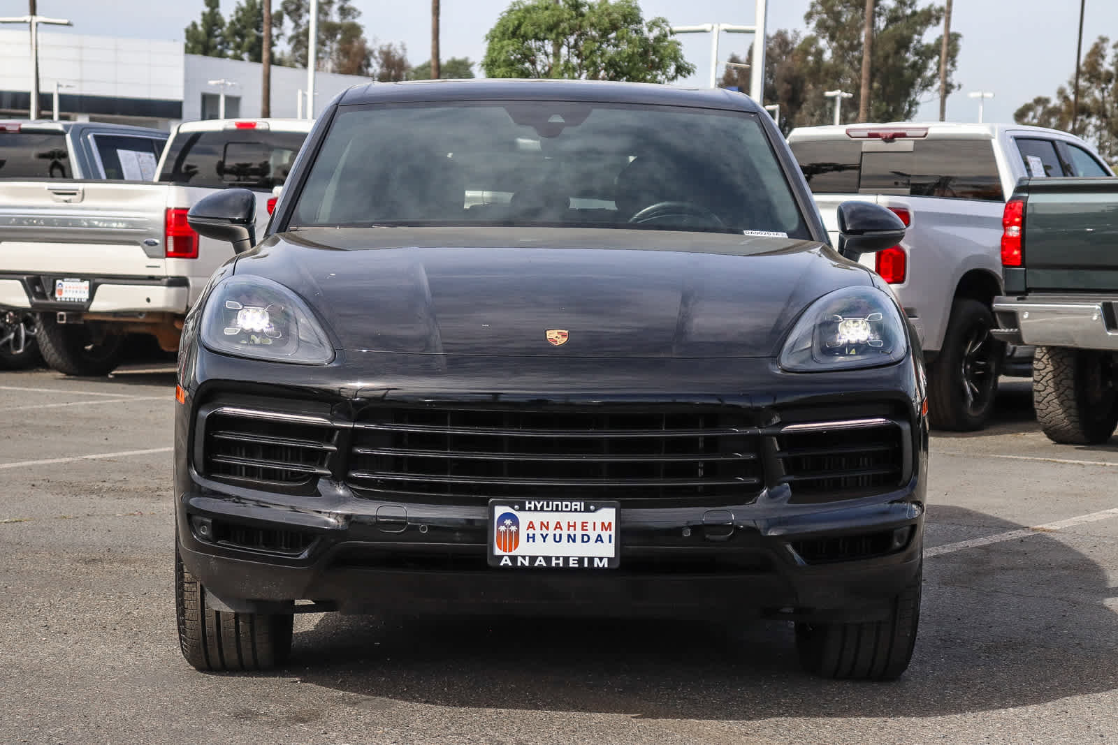 Used 2021 Porsche Cayenne w/ Driver Memory Package image 2
